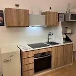 Loft Con Parcheggio Privato In Centro - Movie Loft Art Affittacamere 3*