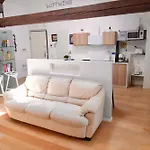 Loft Con Parcheggio Privato In Centro - Movie Loft Art Affittacamere 3*