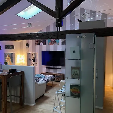 Loft Con Parcheggio Privato In Centro - Movie Loft Art Guest house 4*