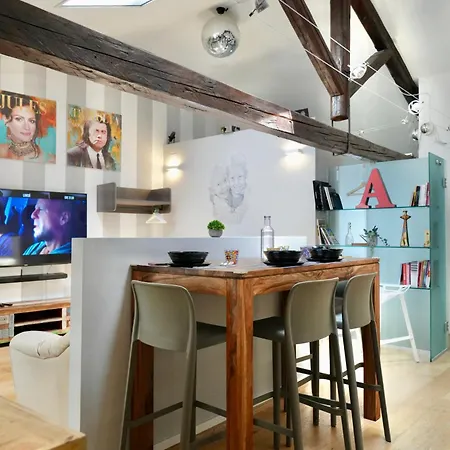 Movie Loft Art - Piccolo Attico In Centro Con Parcheggio Privato
