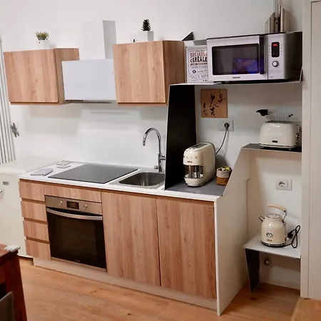 Affittacamere Loft Con Parcheggio Privato In Centro - Movie Loft Art 4*