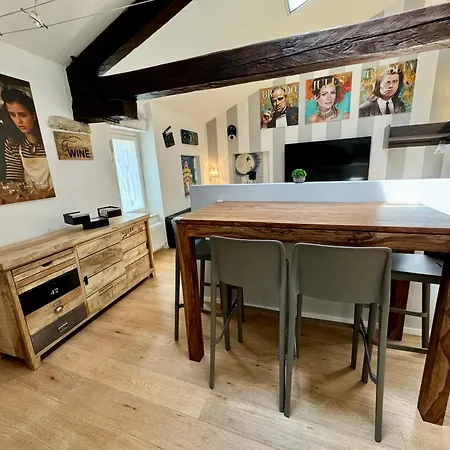 Loft Con Parcheggio Privato In Centro - Movie Loft Art